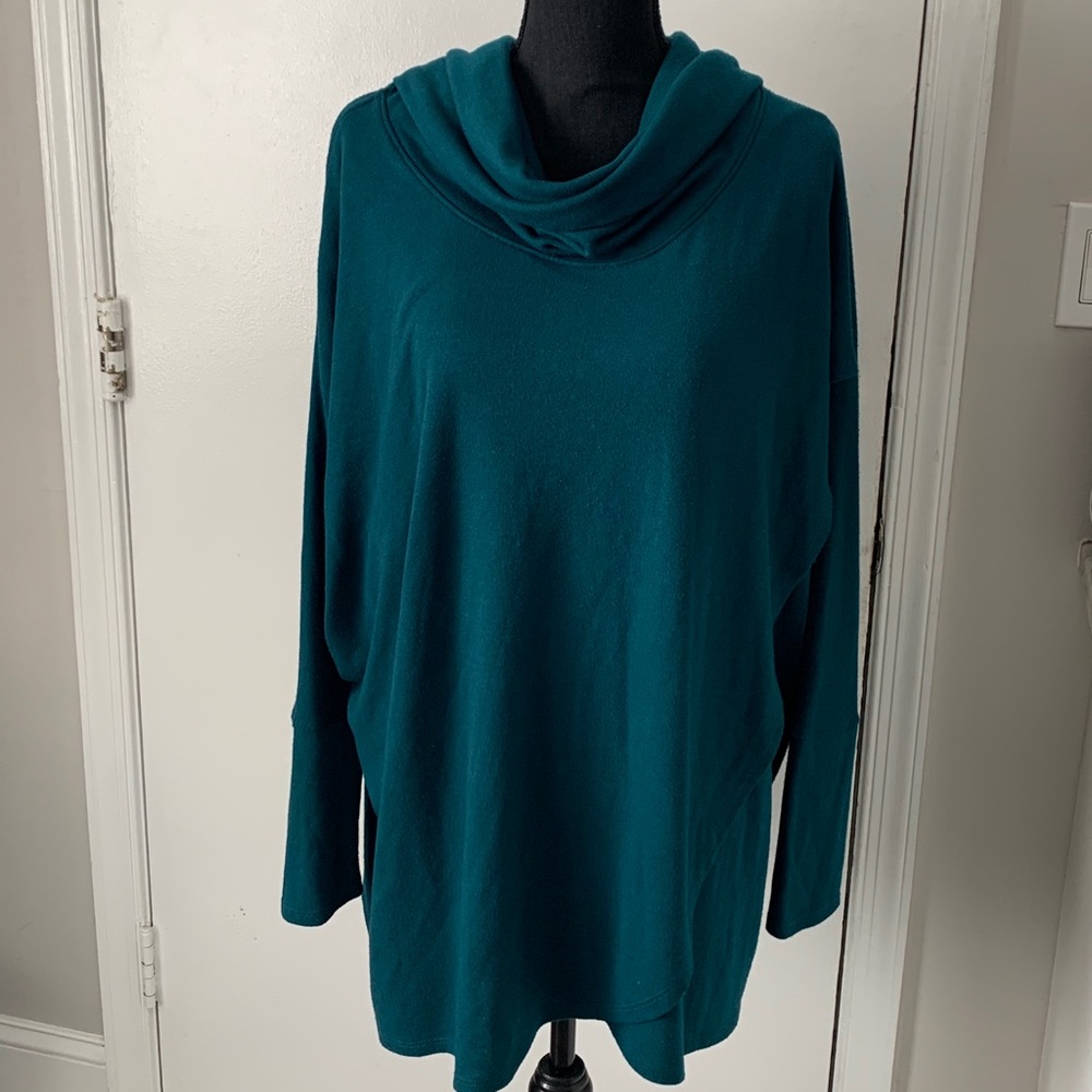 Ladies sweater/ blouse